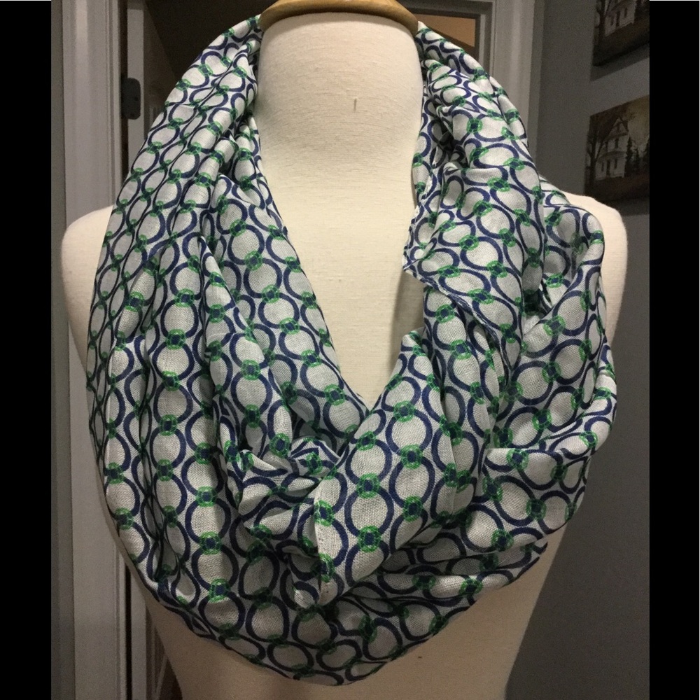 NWT Cute Infinity Scarf Green Blue White - Picture 1 of 4